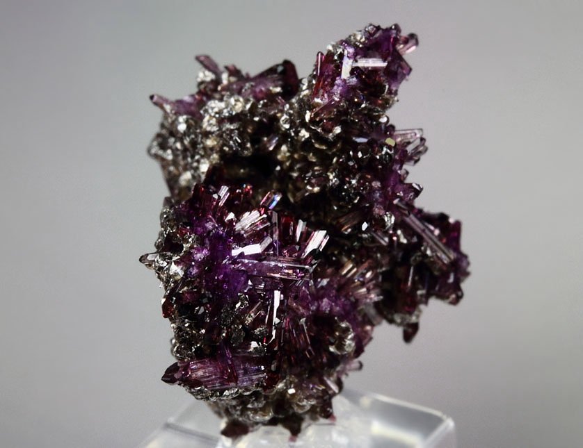 bi-terminated VESUVIANITE var. MANGANOAN, CLINOCHLORE