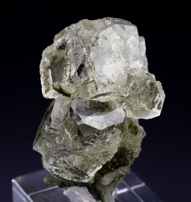 water-clear FLUORITE impaled with QUARTZ