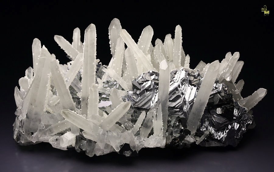 GALENA - SPINEL LAW TWIN, QUARTZ, SPHALERITE, CALCITE