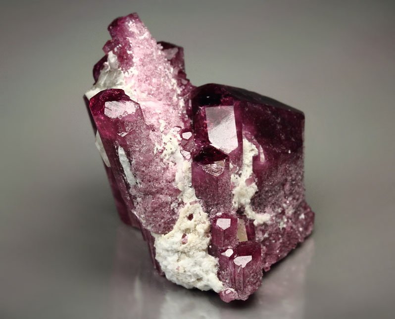 gem TOURMALINE var. ELBAITE, QUARTZ