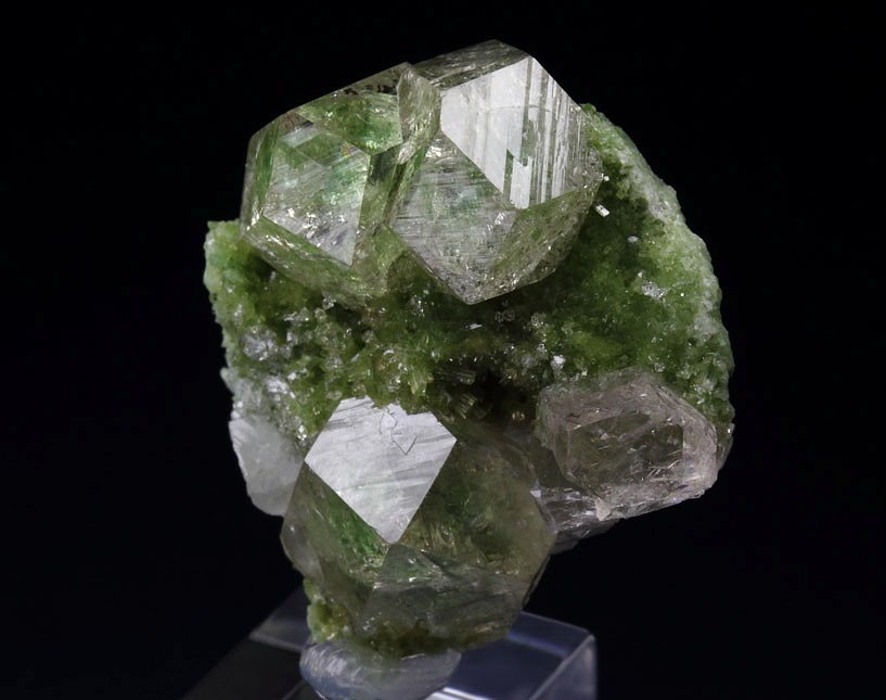 gem GARNET var. GROSSULAR, DIOPSIDE