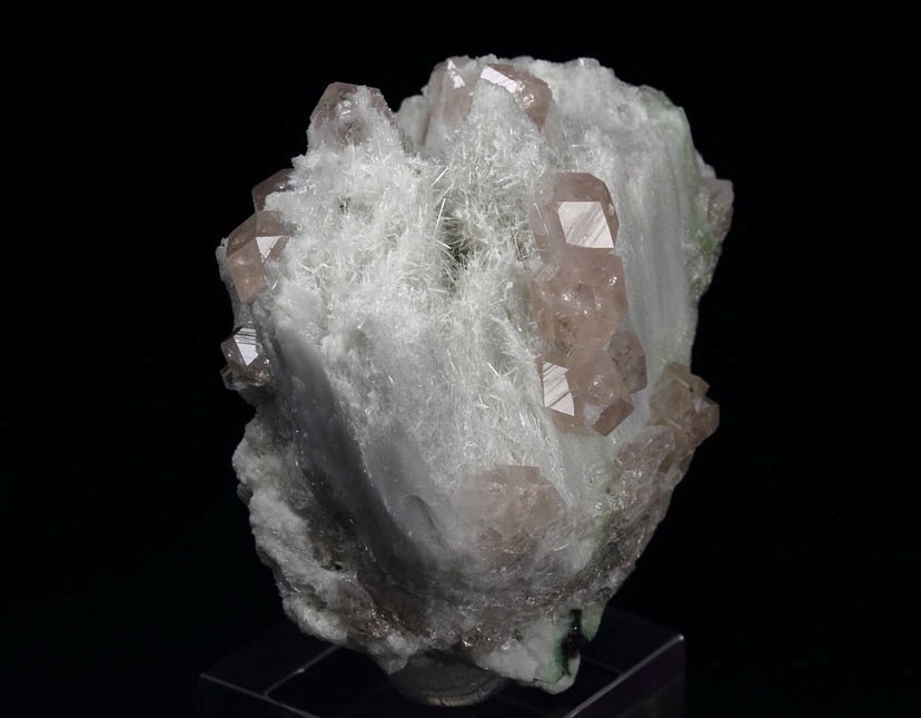 gem GARNET var. GROSSULAR, PECTOLITE