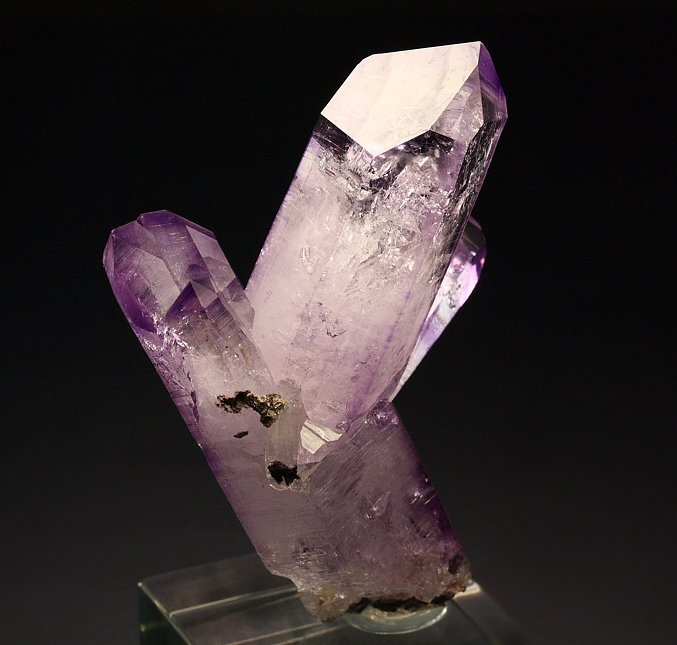 QUARTZ var. AMETHYST with phantoms