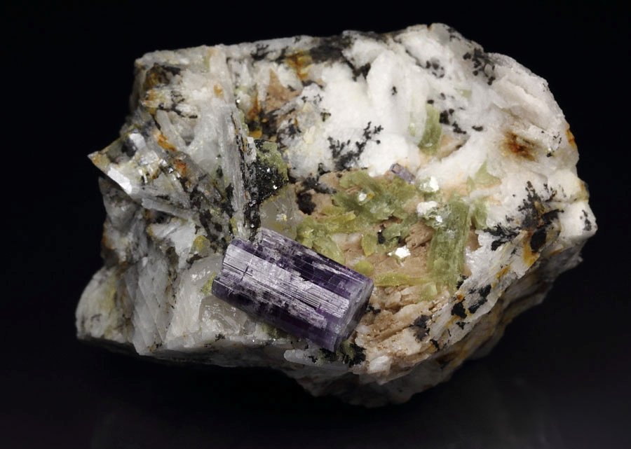 gem FLUORAPATITE, ALBITE, MUSCOVITE