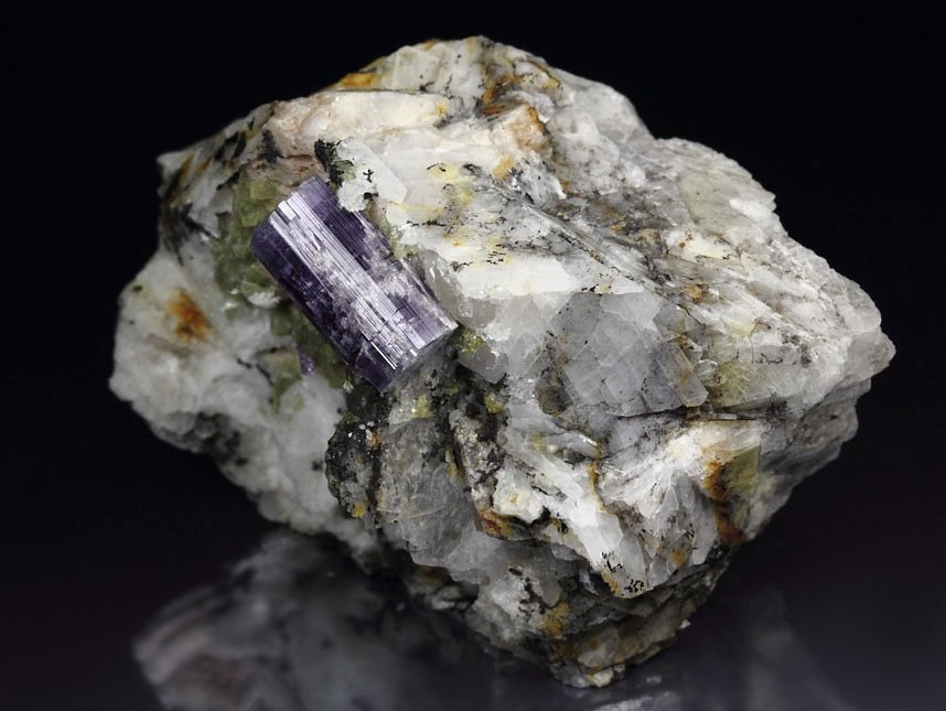 gem FLUORAPATITE, ALBITE, MUSCOVITE