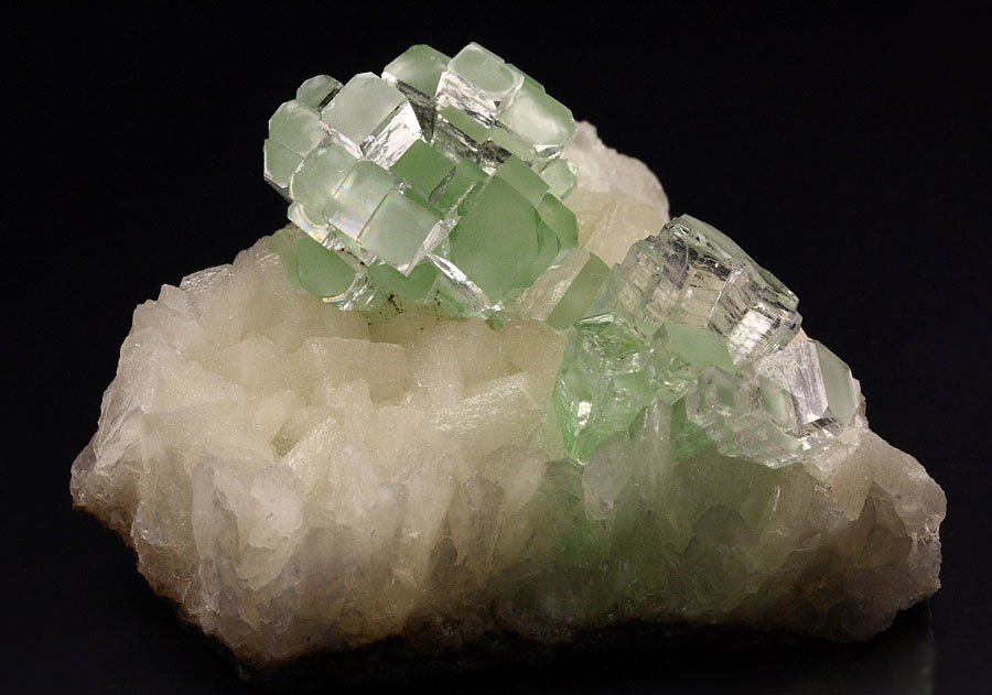 FLUORAPOPHYLLITE-(K) disco ball, STILBITE