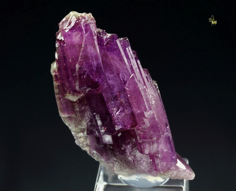 gemmy VESUVIANITE var. MANGANOAN