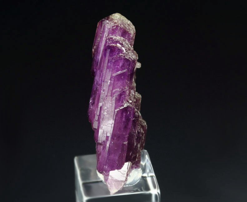 gemmy VESUVIANITE var. MANGANOAN