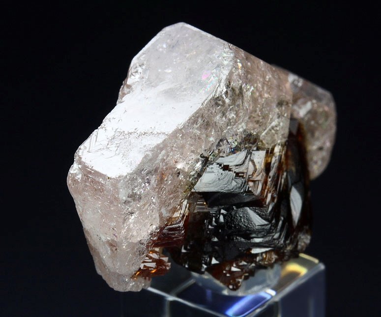 new find - gem pink FLUORAPATITE, GARNET var. SPESSARTINE