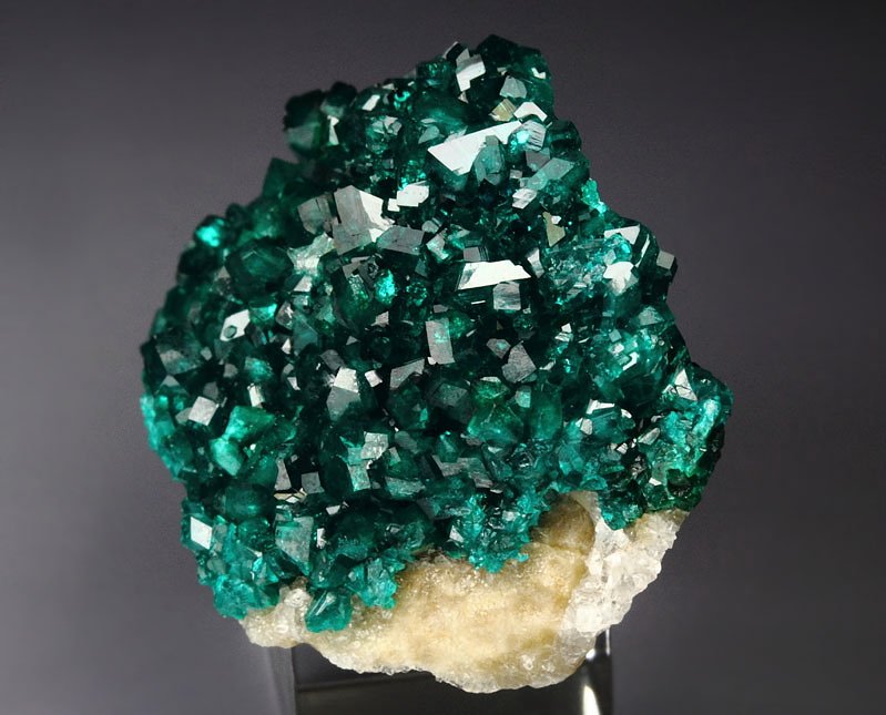 gem DIOPTASE, CALCITE