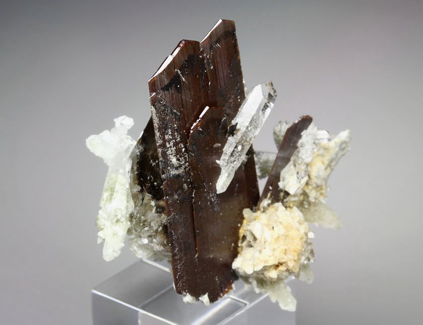 BROOKITE, QUARTZ