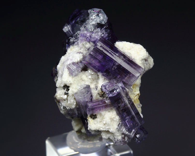 gem FLUORAPATITE, ALBITE