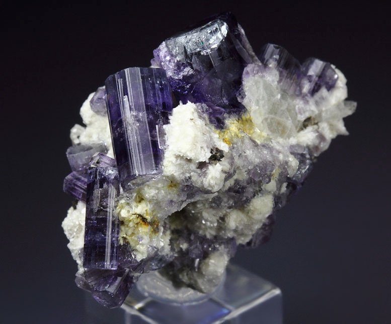 gem FLUORAPATITE, ALBITE