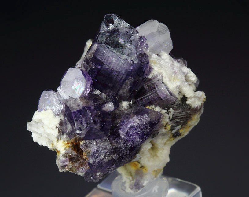 gem FLUORAPATITE, ALBITE