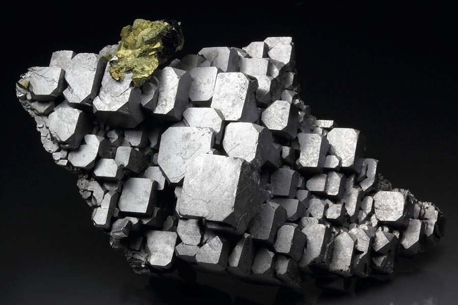 skeletal GALENA, CHALCOPYRITE, SPHALERITE, QUARTZ