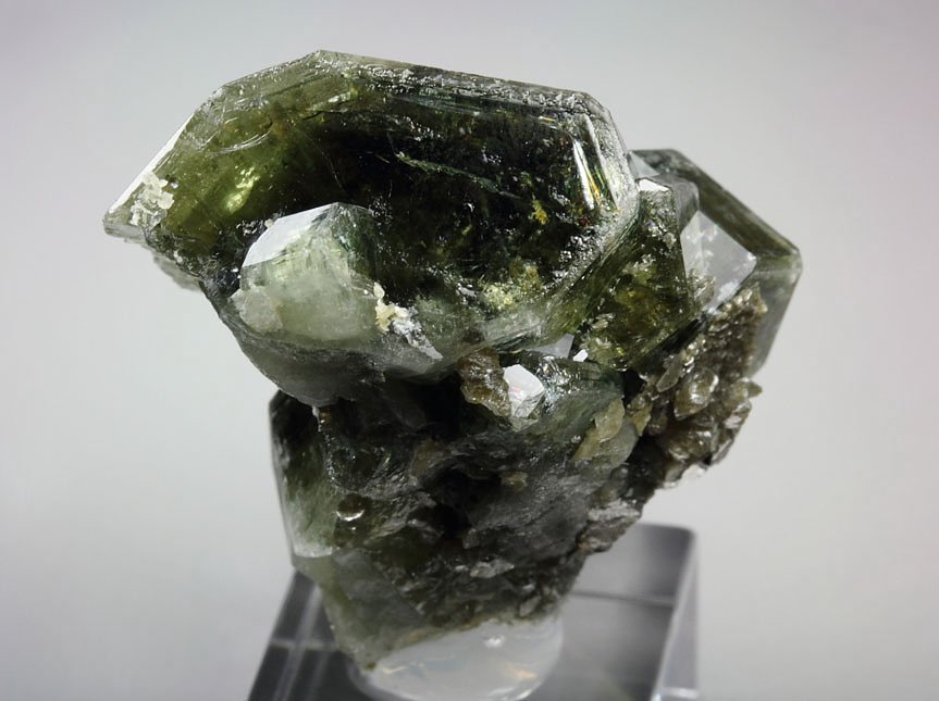 gem FLUORAPATITE, MUSCOVITE