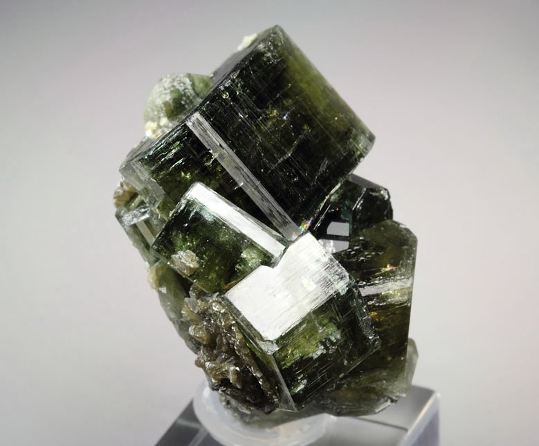 gem FLUORAPATITE, MUSCOVITE