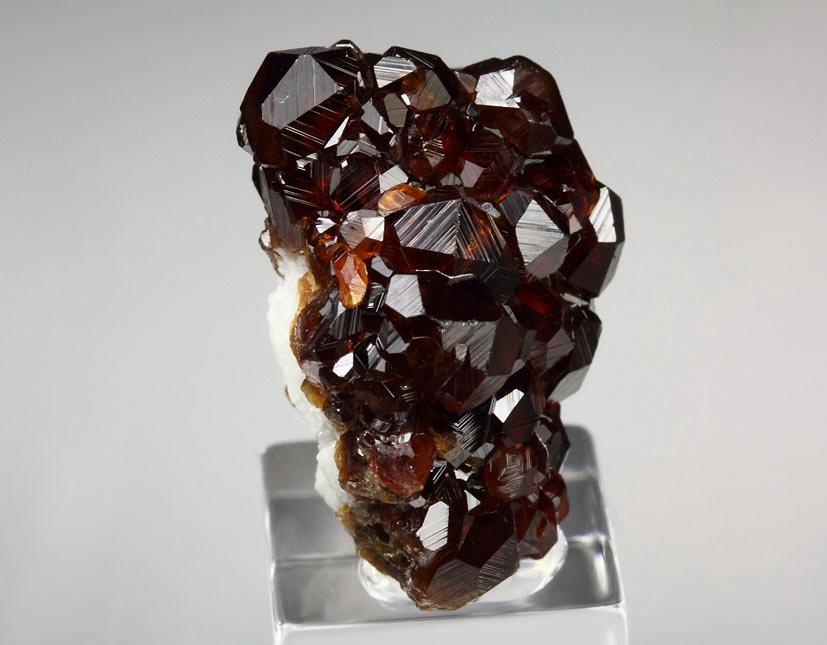 gem GARNET var. SPESSARTINE