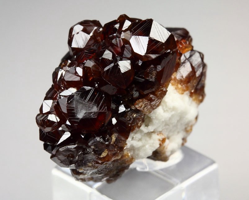 gem GARNET var. SPESSARTINE