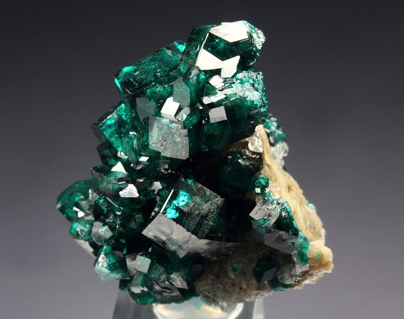 gem DIOPTASE, CALCITE