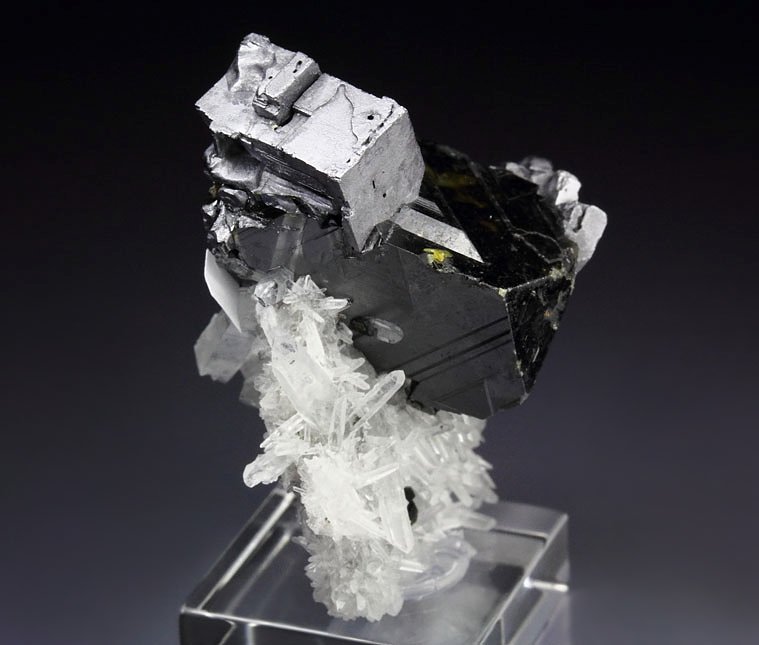 truncated SPHALERITE tetrahedron, GALENA, QUARTZ