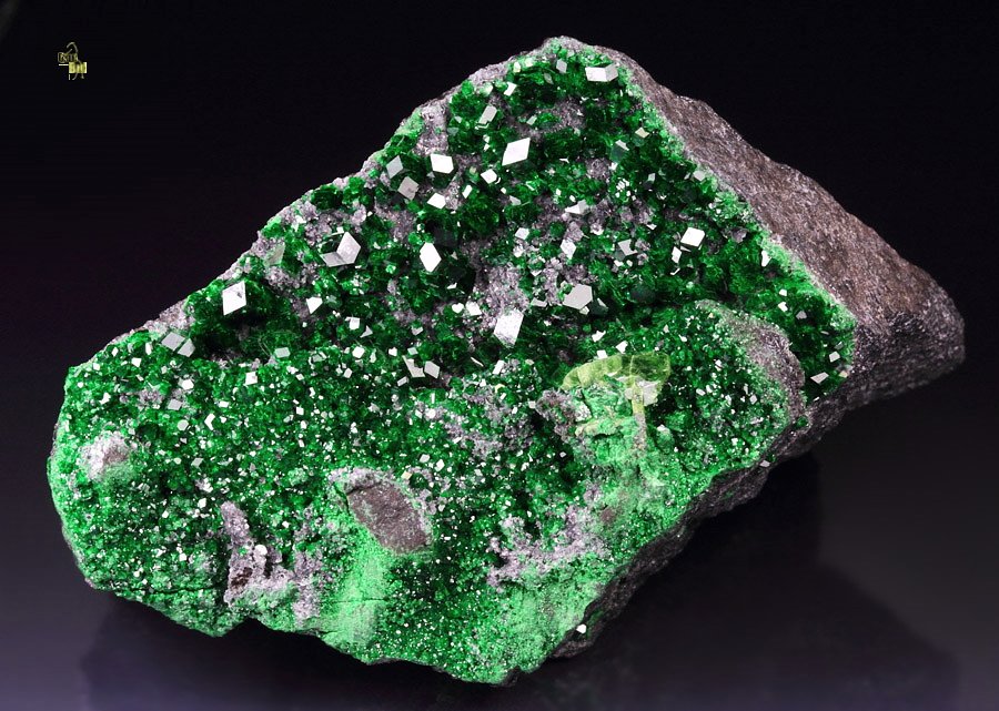 gemmy GARNET var. UVAROVITE