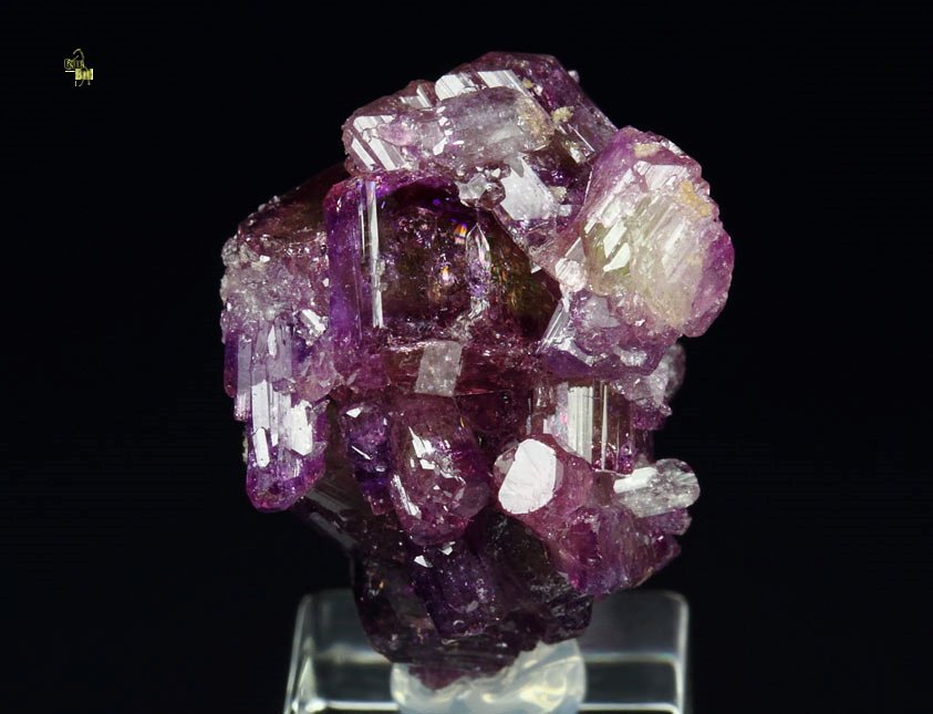 gem VESUVIANITE var. MANGANOAN