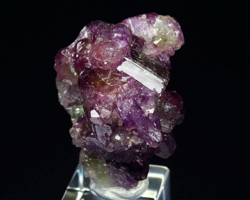 gem VESUVIANITE var. MANGANOAN