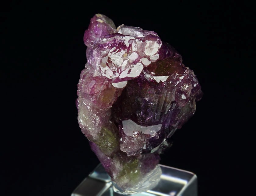 gem VESUVIANITE var. MANGANOAN