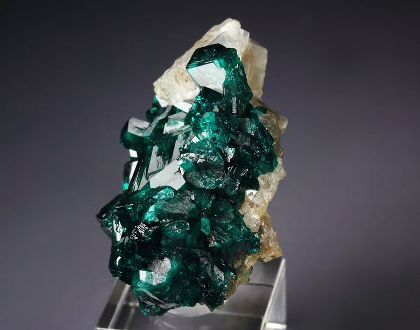 gem DIOPTASE, CALCITE