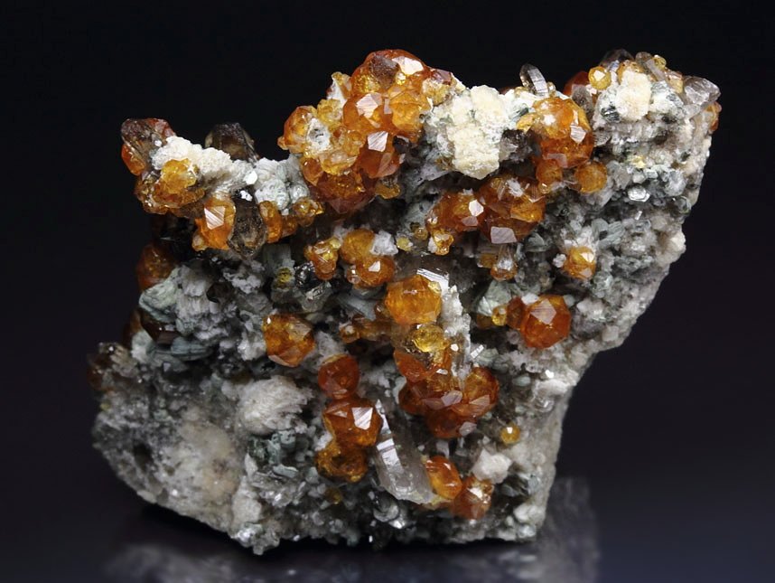 gem GARNET var. SPESSARTINE, QUARTZ var. SMOKY, MUSCOVITE