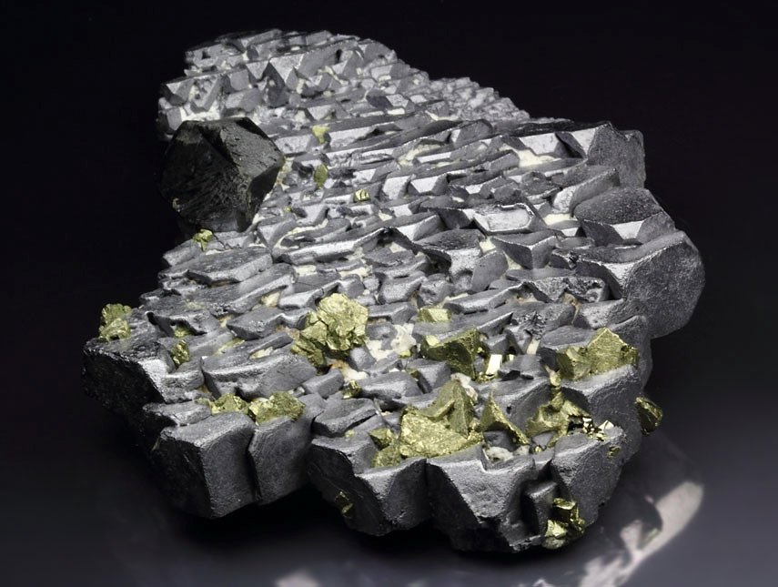 skeletal GALENA, CHALCOPYRITE, SPHALERITE