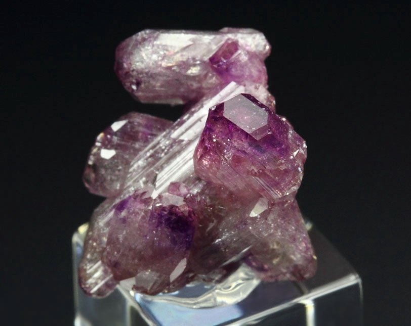 gemmy VESUVIANITE var. MANGANOAN