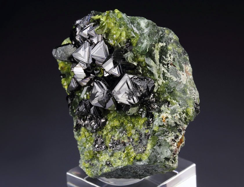 MAGNETITE, EPIDOTE, DIOPSIDE