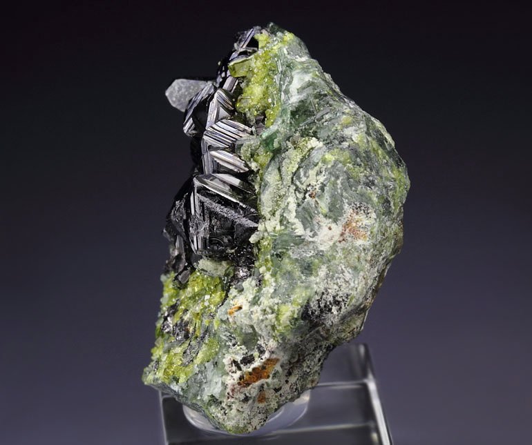 MAGNETITE, EPIDOTE, DIOPSIDE