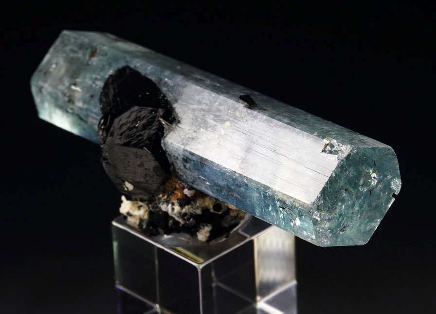 gem BERYL var. AQUAMARINE bi-terminated, TOURMALINE var. SCHORL, FELDSPAR