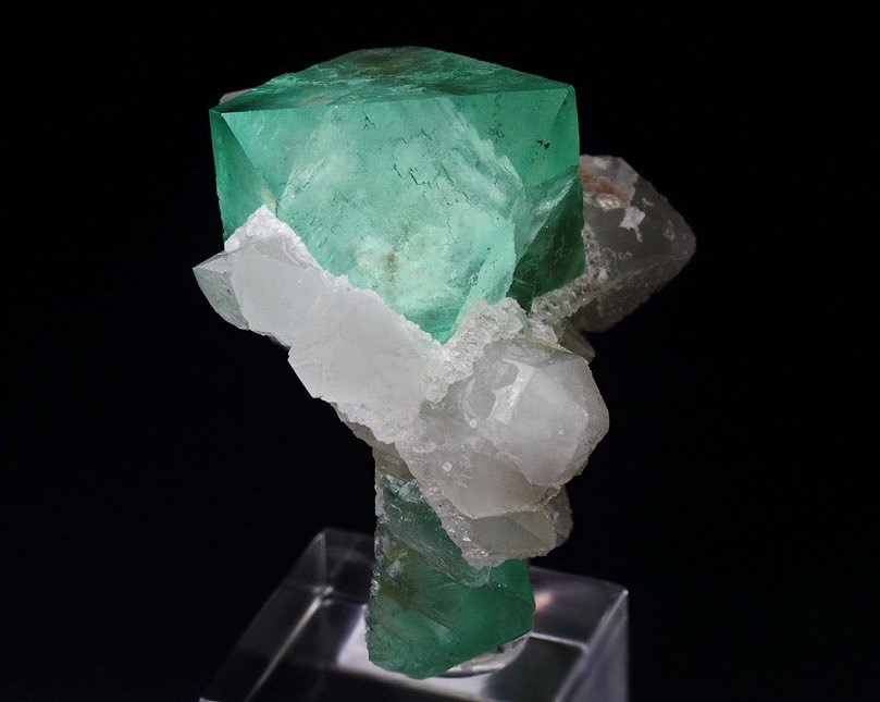 FLUORITE octahedrons, QUARTZ