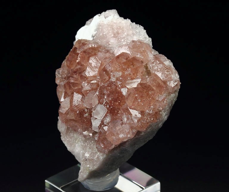 gem pink GARNET var. GROSSULAR