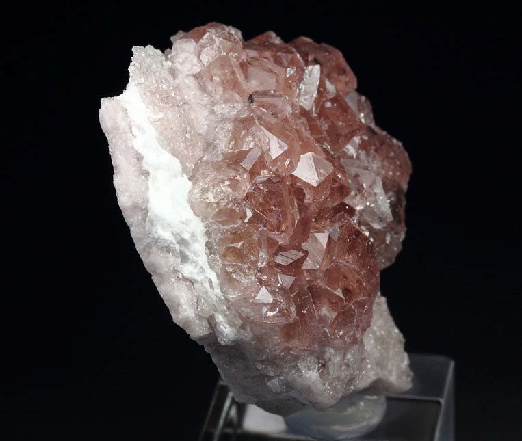 gem pink GARNET var. GROSSULAR