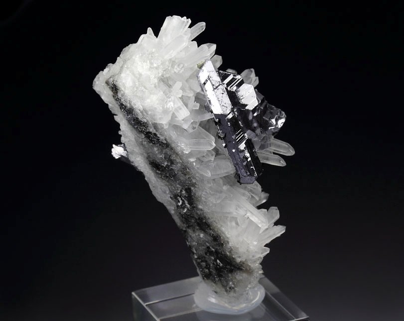 GALENA - SPINEL LAW TWIN, QUARTZ, SPHALERITE, PYRITE