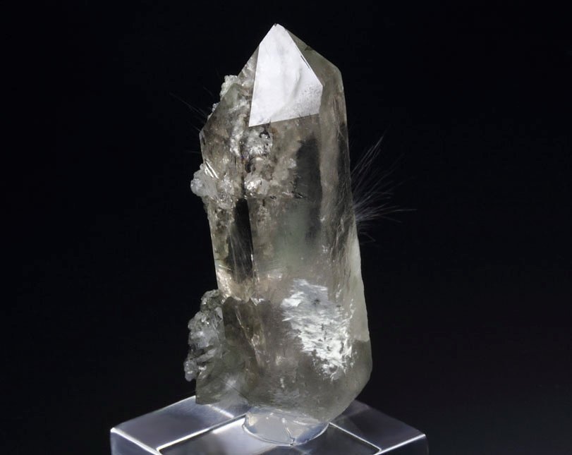 AMPHIBOLE GROUP var. BYSSOLITE, QUARTZ var. SMOKY