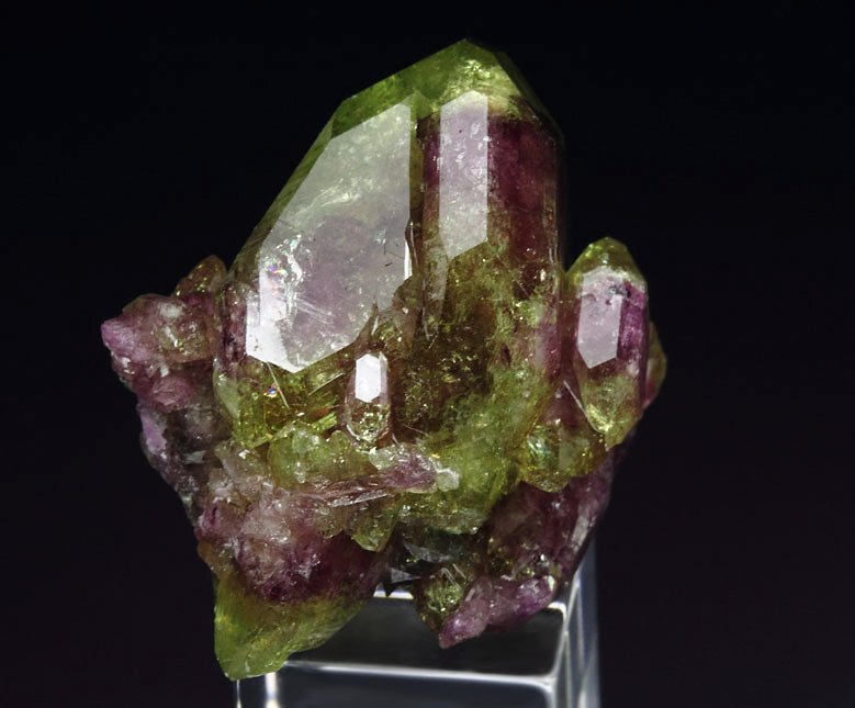 gem bi-terminated VESUVIANITE bi-color