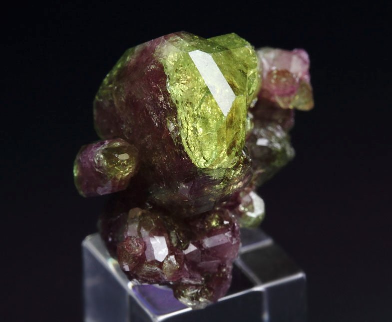 gem bi-terminated VESUVIANITE bi-color