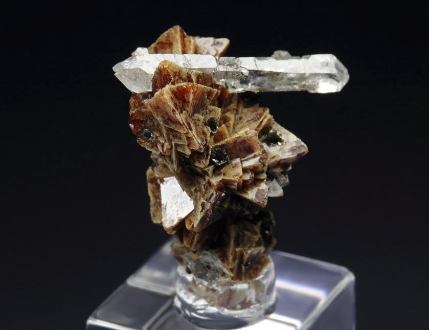 HELVINE (HELVITE), GENTHELVITE, QUARTZ