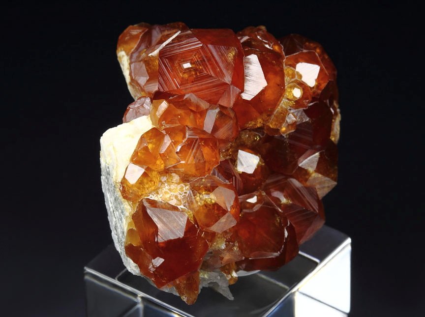 gem GARNET var. SPESSARTINE