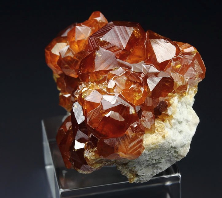 gem GARNET var. SPESSARTINE