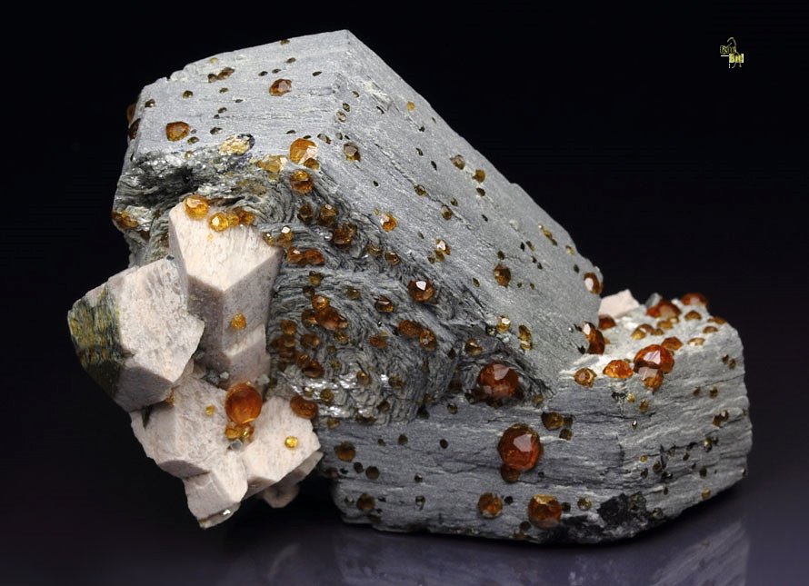 gem GARNET var. SPESSARTINE, MUSCOVITE, MICROCLINE