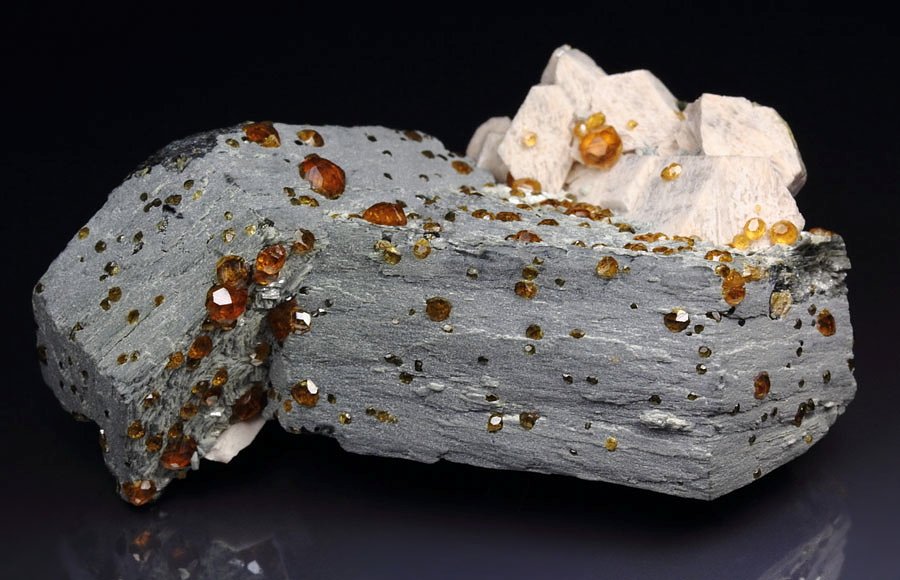 gem GARNET var. SPESSARTINE, MUSCOVITE, MICROCLINE