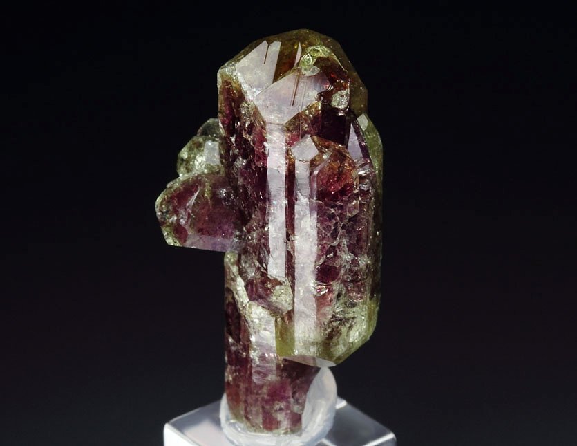 gem VESUVIANITE var. MANGANOAN bi-terminated