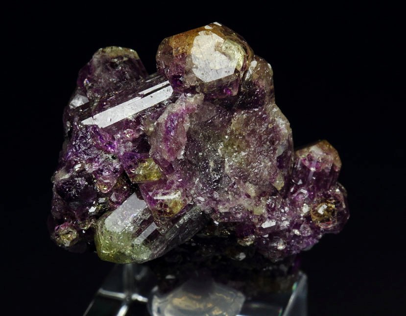 VESUVIANITE var. MANGANOAN